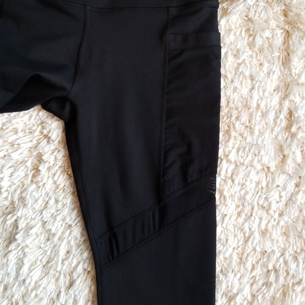 Nwot 3pc Fabletics Bundle - image 4